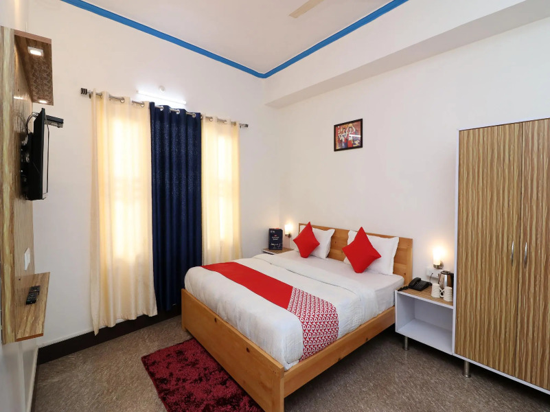 OYO 26832 Hotel Ratnodaya
