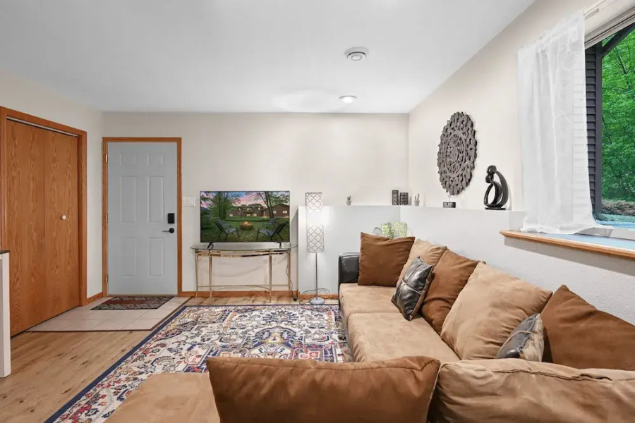 Mosinee Woodland Escape - Lower Suite