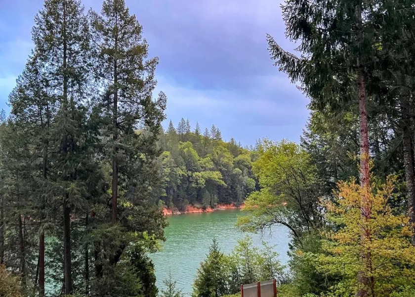 Rollins Lakeside Inn