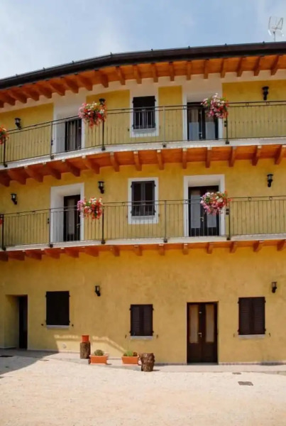 Very Big Room in Agriturismo Rocca Dei Marchesi