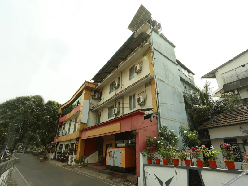 OYO 11492 Gateway Inn