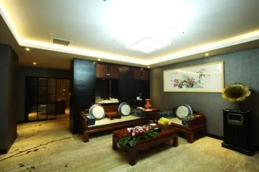 Xiongzhao Grand Hotel Weishan