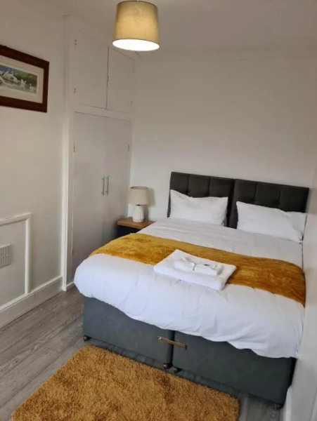 Fields Home a Stunning 3 Bedroom-Sleeps 5