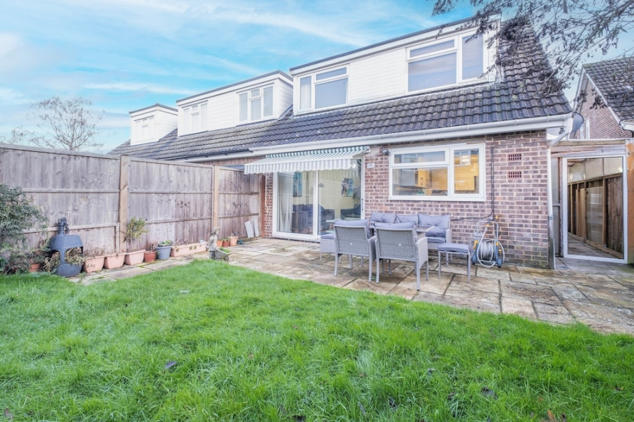 Serviced 4 Bdrm 2 bath house Maidenhead