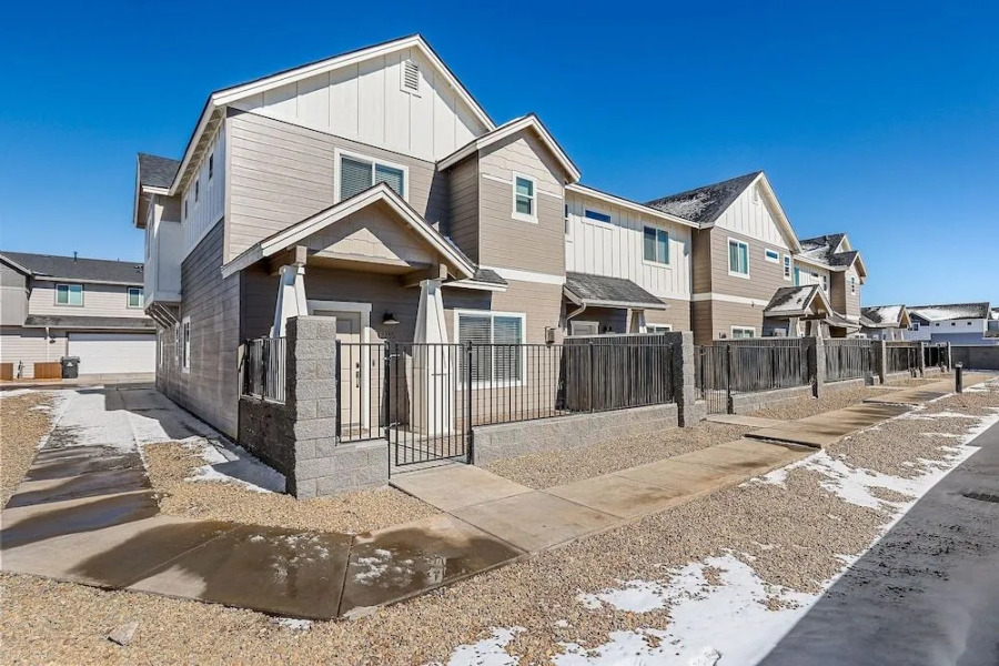 Bliss Flagstaff 55 3 Bedroom Townhouse by RedAwning