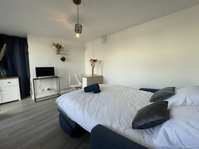 Apartment in Le Mans With Private Parking