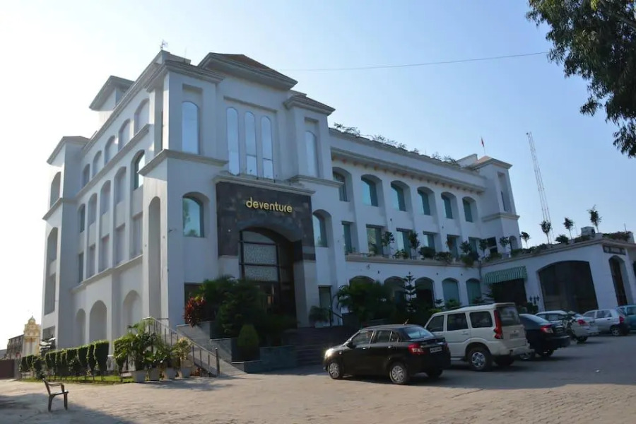 Deventure Hotel