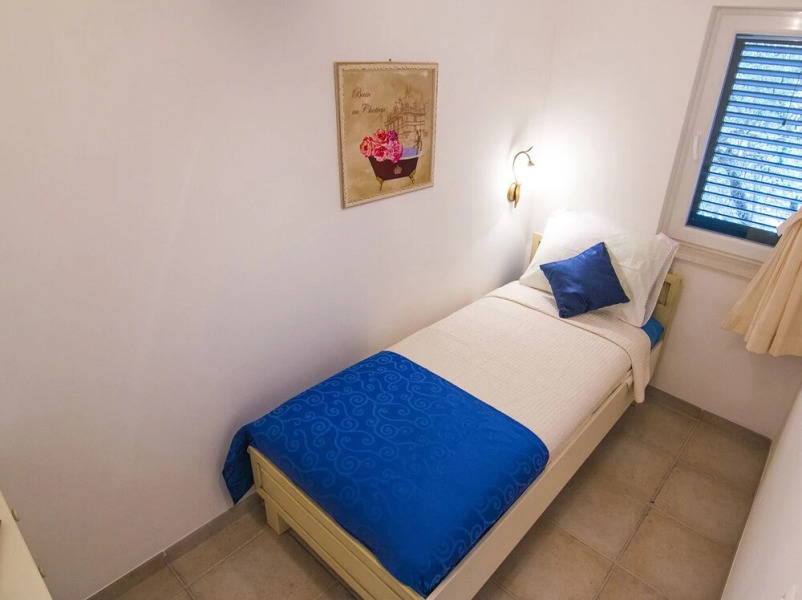 Stunning 7-bed Villa in Maslinica With Pool