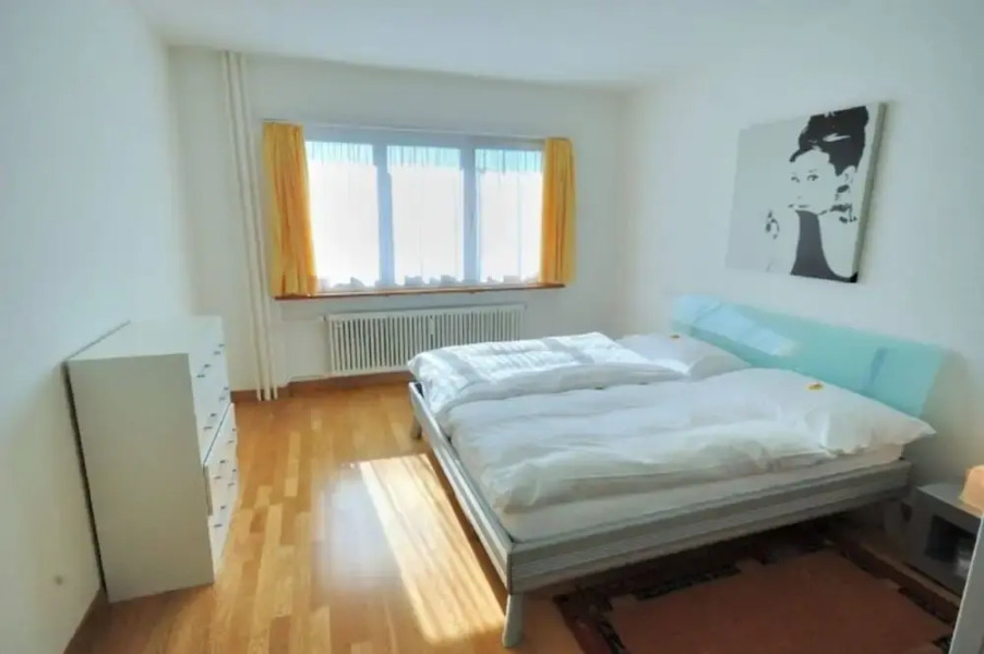 Tranquil Seafront Escape