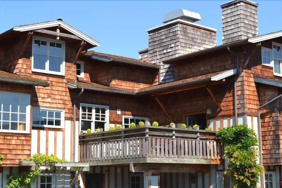 La Conner Channel Lodge