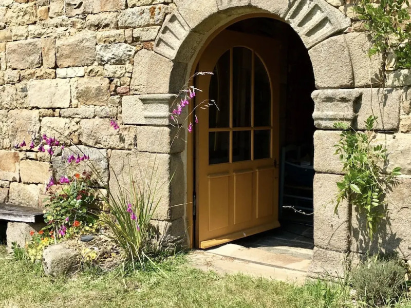 Authentic 17th Century Home With Vast Garden, 4km From the Beach