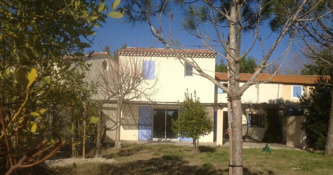 House With 3 Bedrooms in Maillane, With Pool Access, Enclosed Garden a