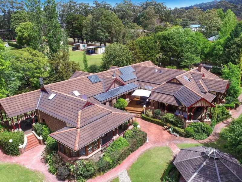 THE ELMS Berry Berry and Surrounds 4pm check out Sundays