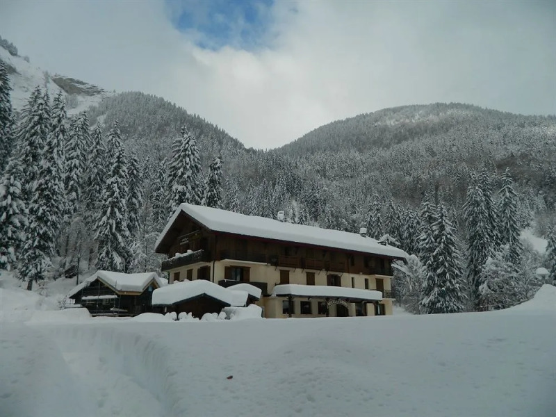 Logis Hotel Les Sapins