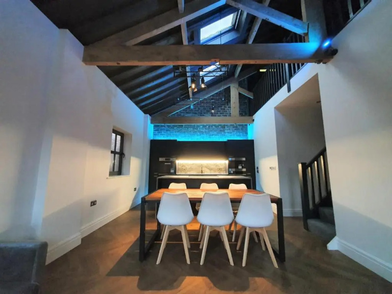 The Eden Warehouse - Green Apartment, sleeps 5