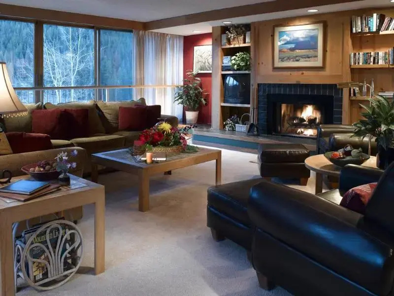 Lakeside Village Condominiums