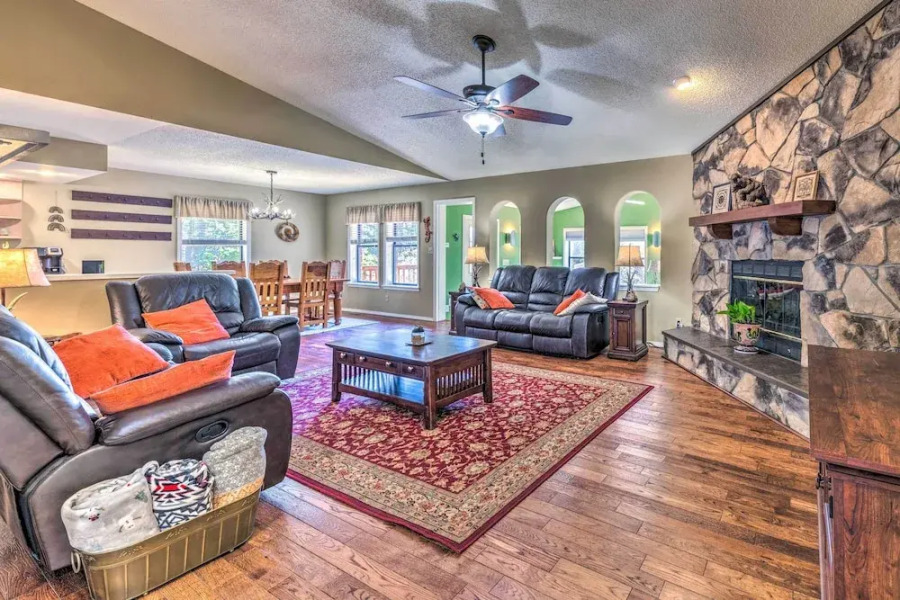 Cloudcroft Escape w/ Forest Views!