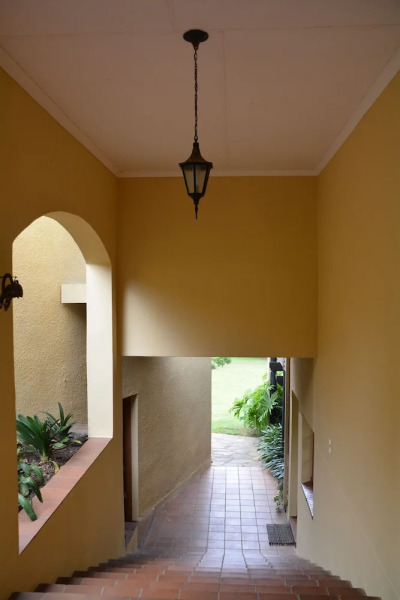 Thaba Tsweni Lodge & Safaris