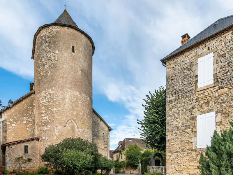 Cozy apartment in Thédirac with a shared swimming pool