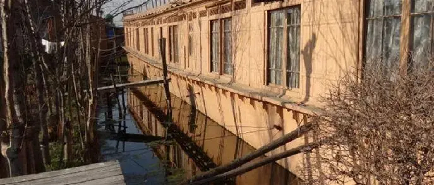 R. I. E. Heritage Group of  Houseboats Srinagar