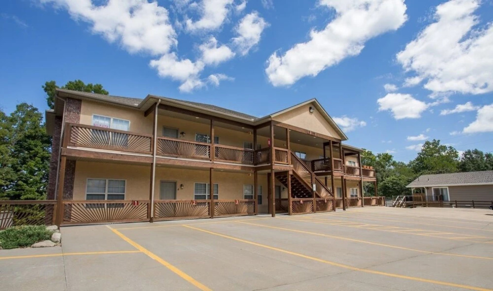 Condo A-7 3 Bedroom Condo by Redawning