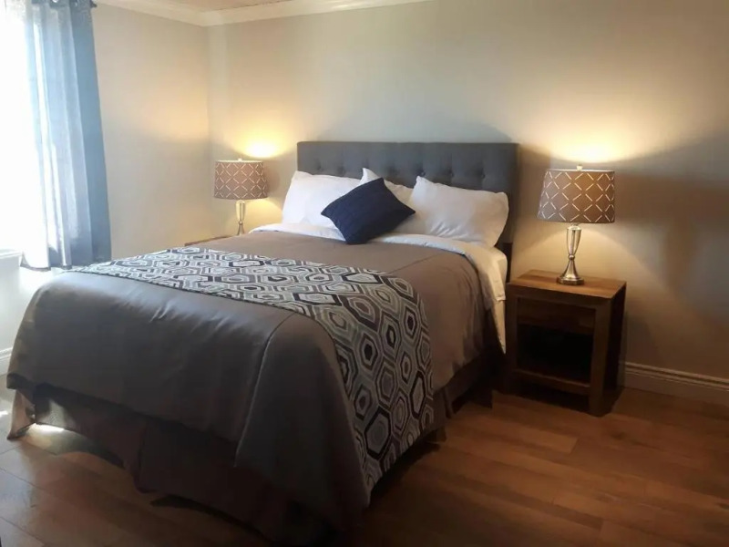 Edge of the Avalon Inn