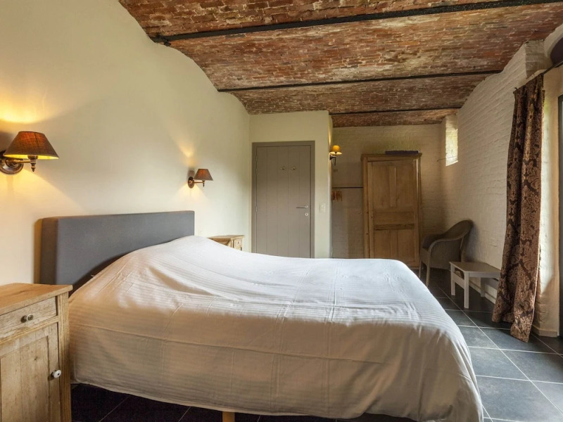 beautifull renovated farmhouse with traditional elements and a big garden