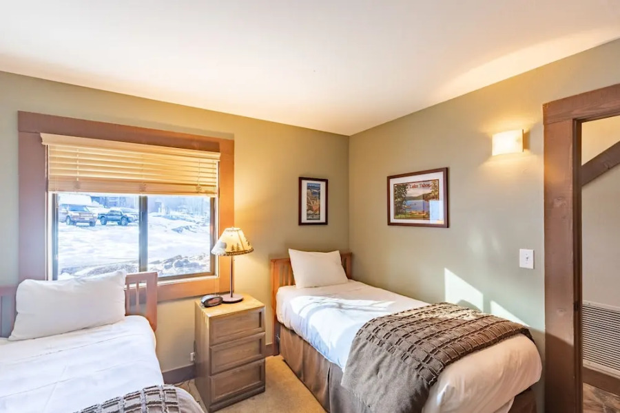 Cozy Aspen Grove 2 bed 2 bath by RedAwning Save 10% on 3 Nights, 15% on 5 Nights!