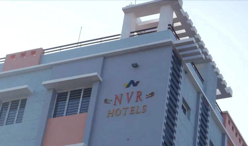 Iroomz NVR Hotels Luxury Redefined