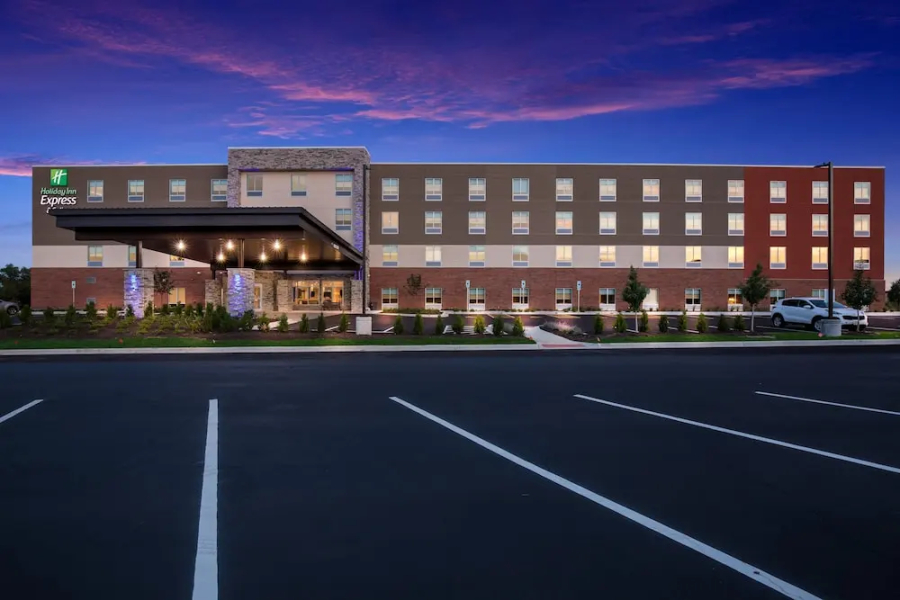 Holiday Inn Express & Suites Chicago - Hoffman Estates
