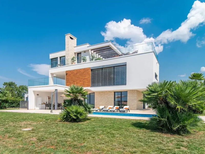 Luxury Villa With Pool and sea View