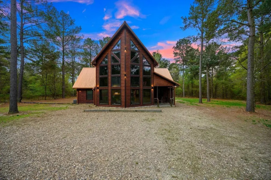 Sugar Daddy Cabin for 13!