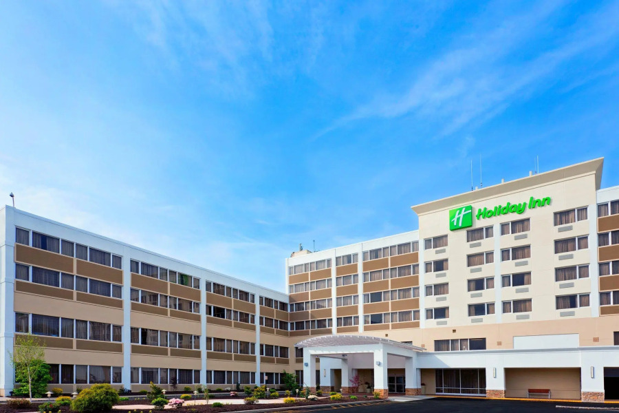 Holiday Inn Clark - Newark Area by IHG