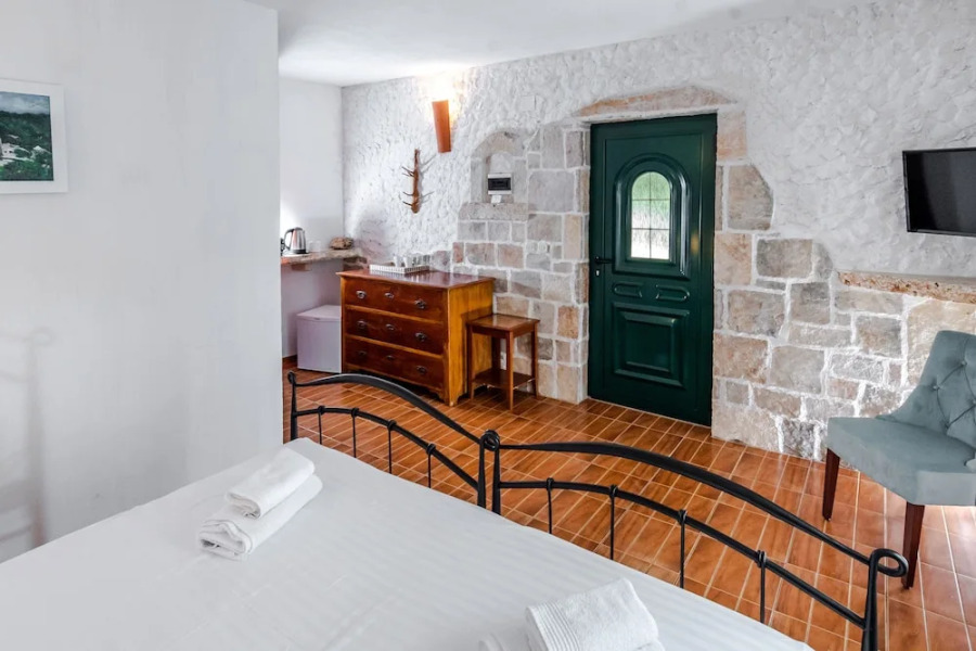 Rooms & Villas Nono Ban