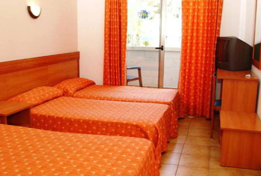 Santa Susanna Resort