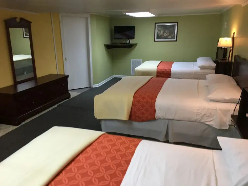 Dixie Plaza Hotel