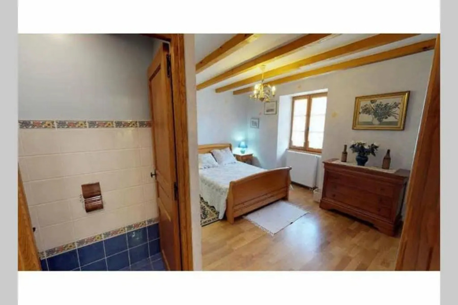 La grange de Salvaneix Gîte pour 15 personnes 7 chambres avec 6 sdb-6wc