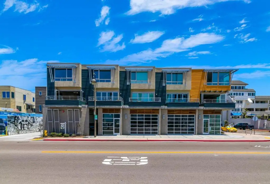 Ocean View 3 Bedrooms Condo, just steps from the park, pier & water!