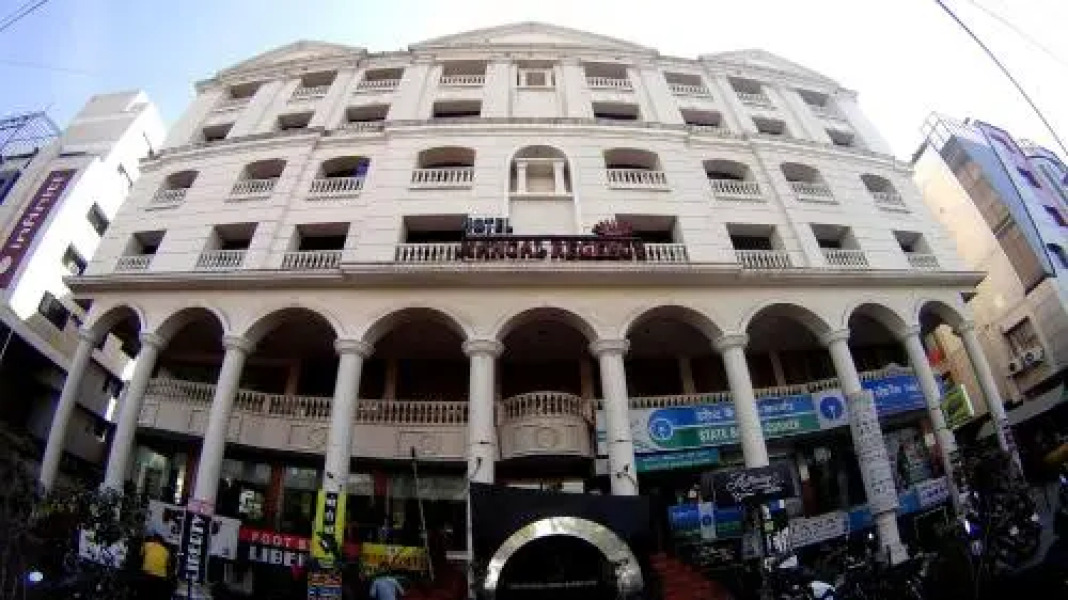 Hotel Mangal Regency