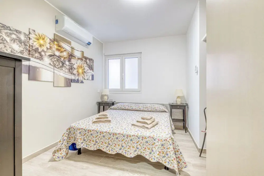 Merlo C - town center & private parking