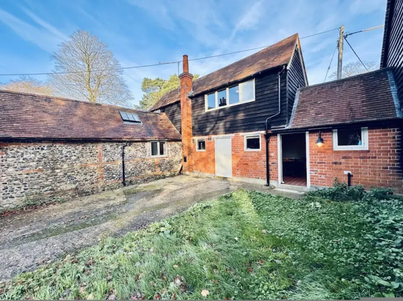 Coombe End Farmhouse Lodge - From 165 Per Night