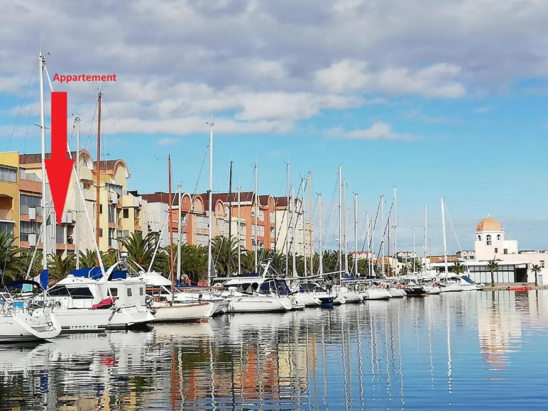 T2 sur le port avec parking
