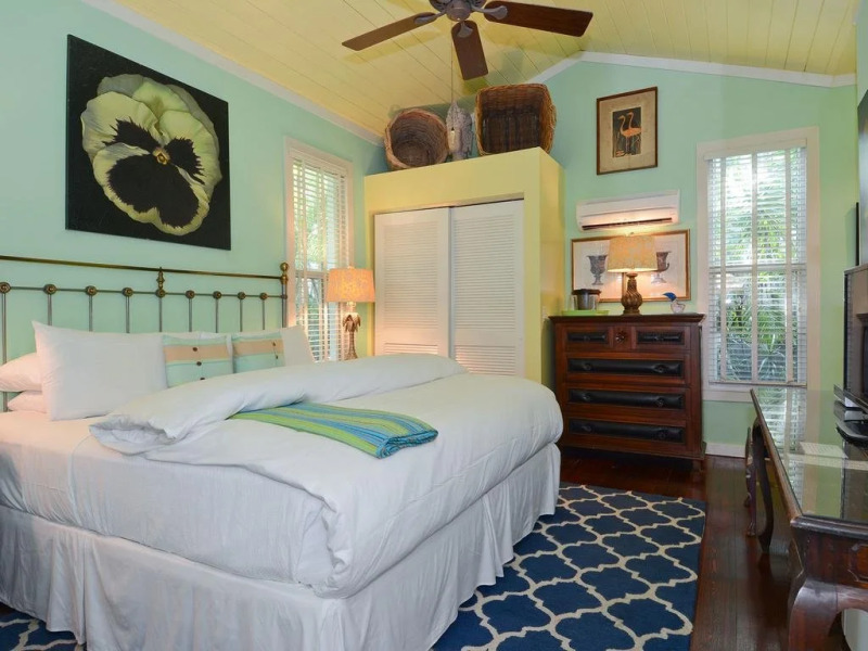 Pineapple Point Guest House