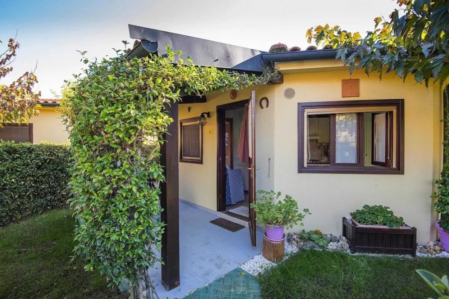 Bungalow in Riotorto Near sea Beach