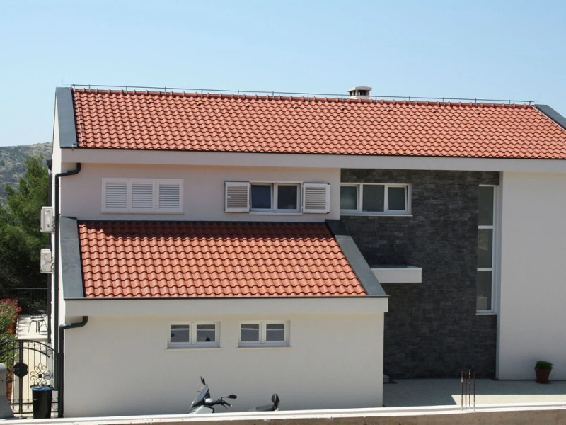 Chic Apartment in Primosten With Pool