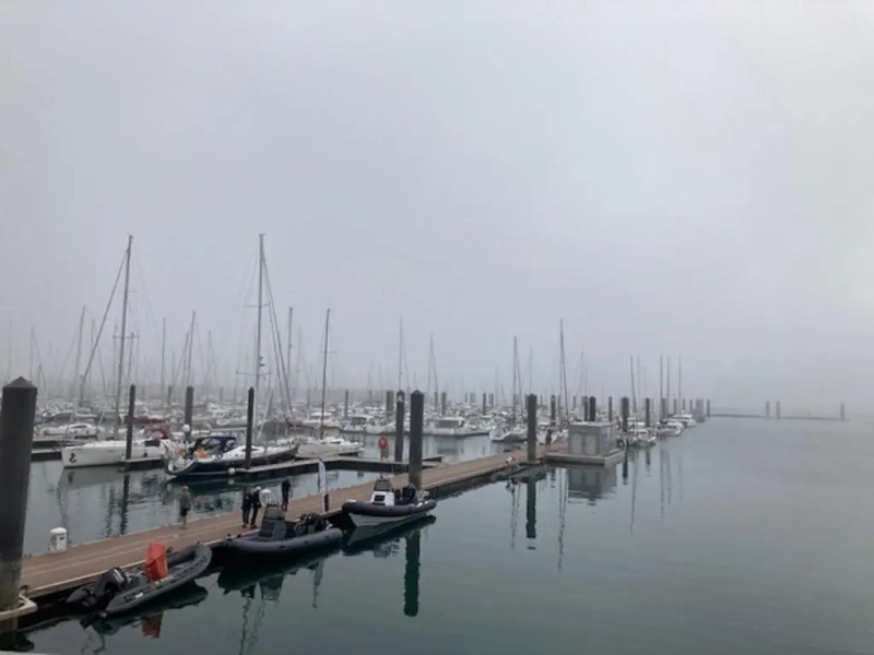 Les pieds dans le sable