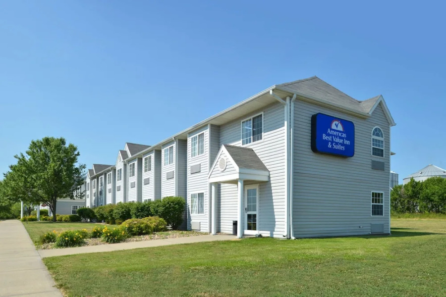 Days Inn & Suites Maryville