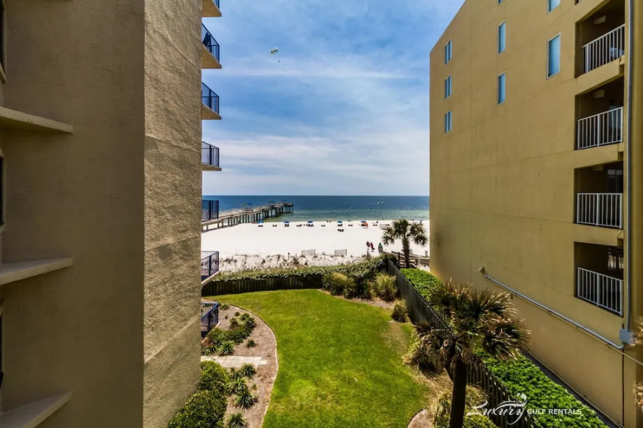 Four Seasons by Luxury Gulf Rentals