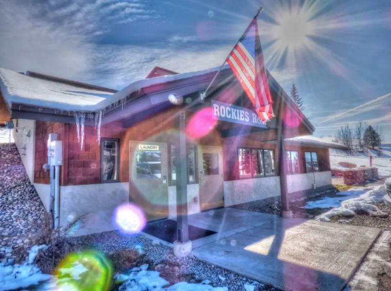 2 Level Unit w/ Pool Hot Tubs Private Deck