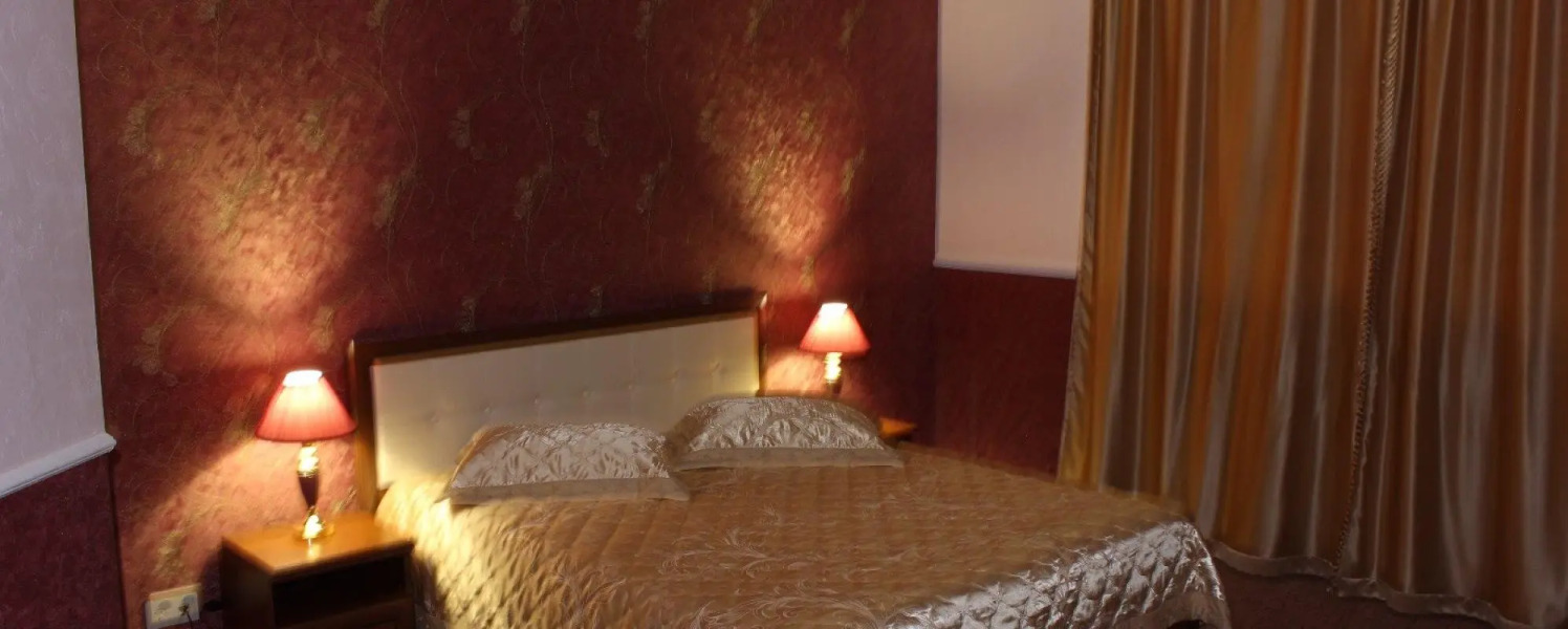 Гостиный дворик